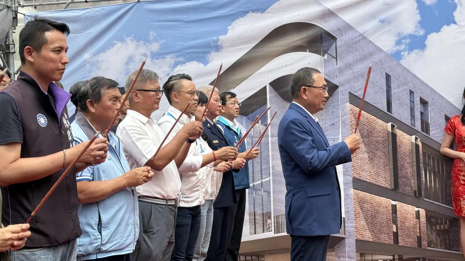 侯友宜赴淡水督導地方建設　市場、消防分隊動土強化生活機能