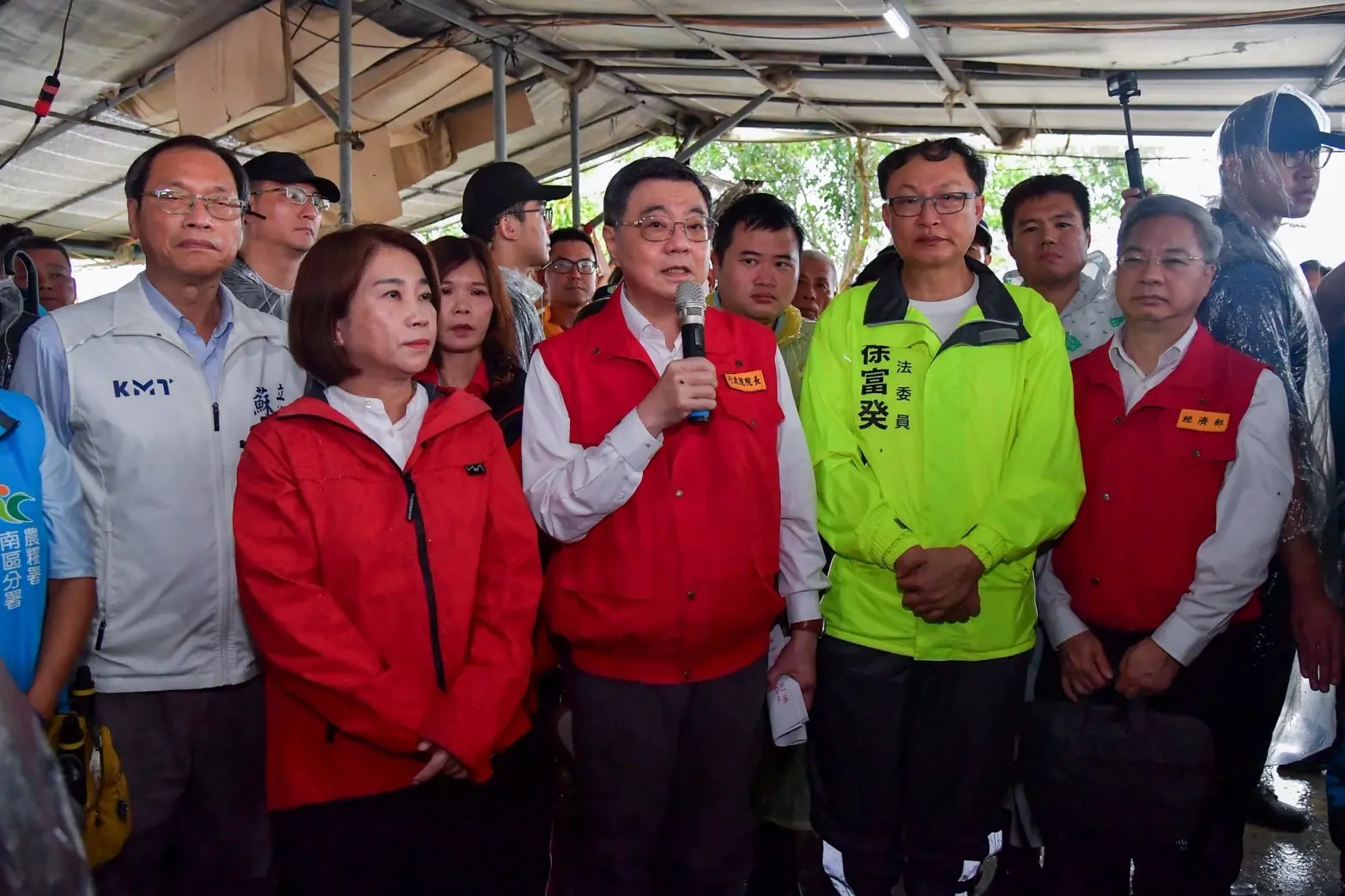 卓榮泰赴屏東勘查農損及排水工程　苦瓜救助提高至每公頃14萬元