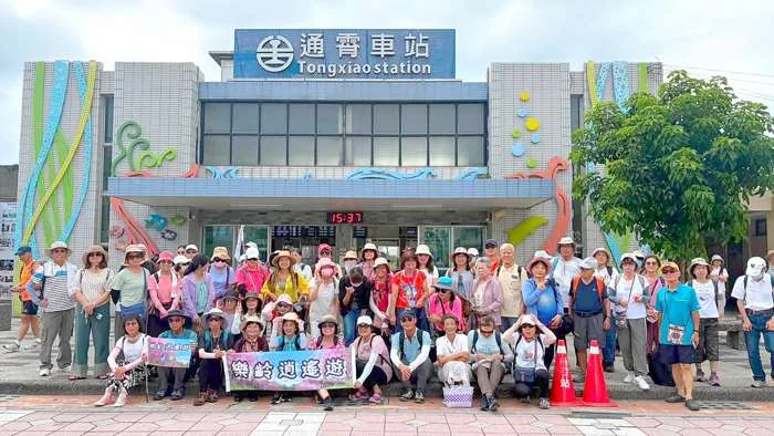 30多名退休族跨海遊金門　「樂齡逍遙遊」7天6夜健走、騎車深度探索