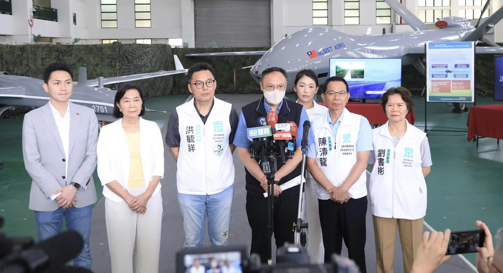 立院赴漢翔、中科院考察無人機產業 台中爭取成無人載具重鎮