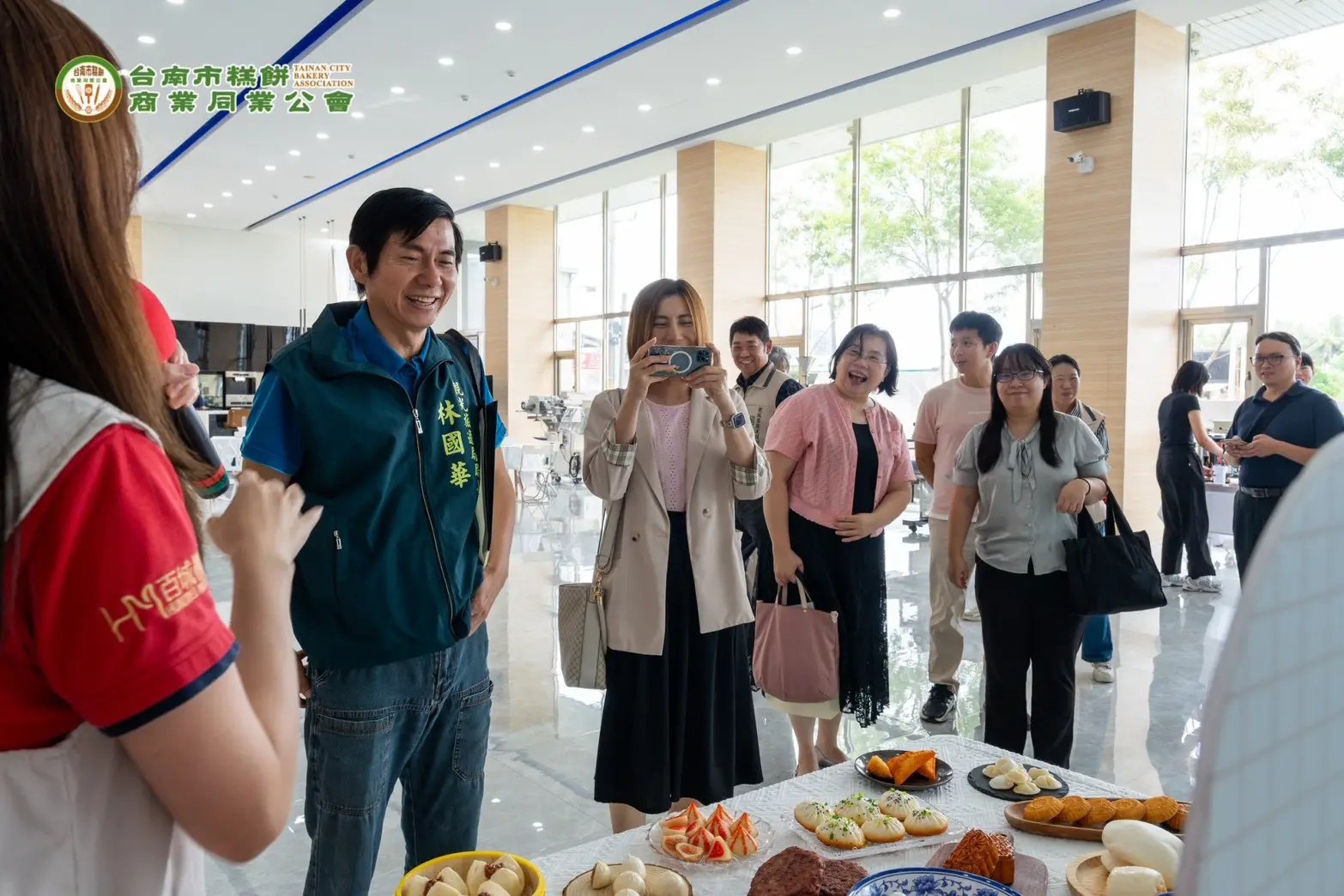 南市觀旅局走訪糕餅公會　攜手打造台南伴手禮新亮點　推動觀光與產業共榮發展