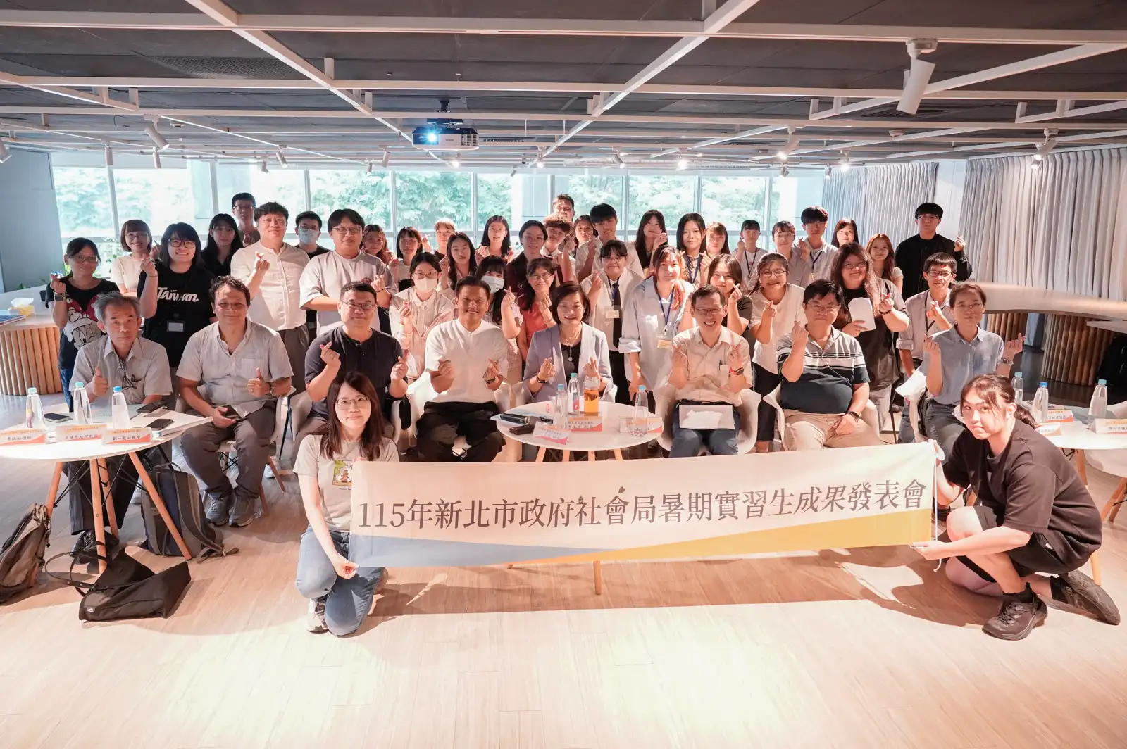 新北19名社工系學生完成8週實習　深入第一線從家訪累積實戰經驗