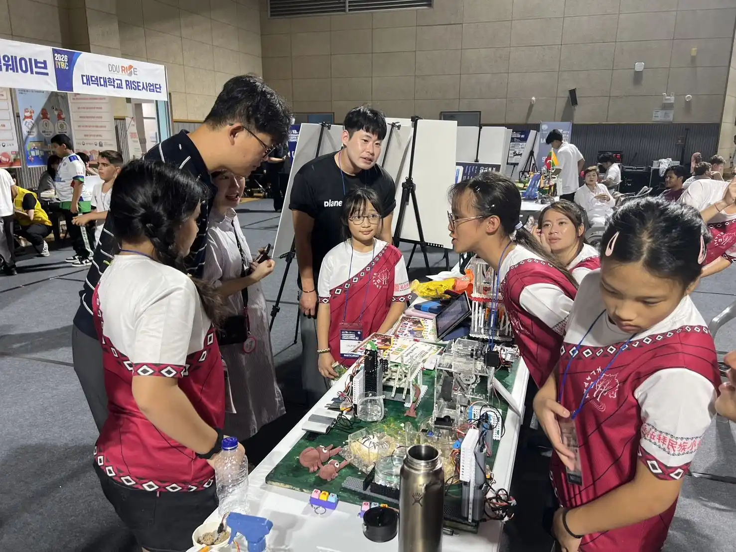 尖石國小奪國際機器人大賽最高榮譽　AI循環系統展現泰雅山林智慧