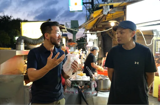 士林夜市吸引國際旅客　Klook韓國總經理體驗台灣在地美食