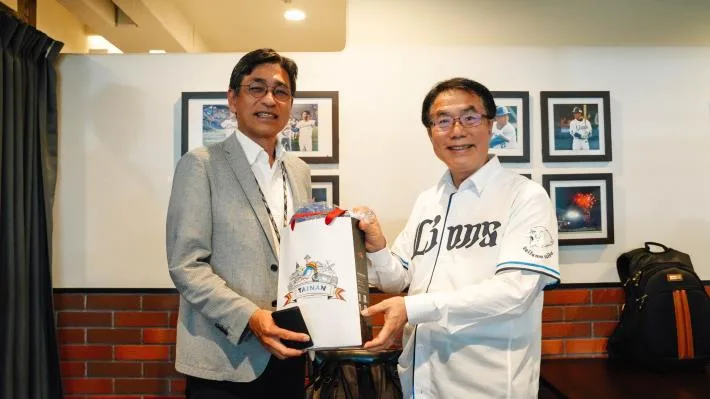 黃偉哲訪西武獅深化臺日交流　以棒球行銷臺南觀光