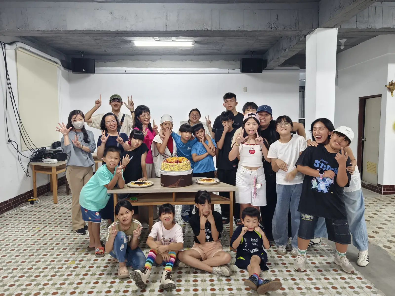 五味屋18週年　孩子養雞取蛋親手做生日蛋糕