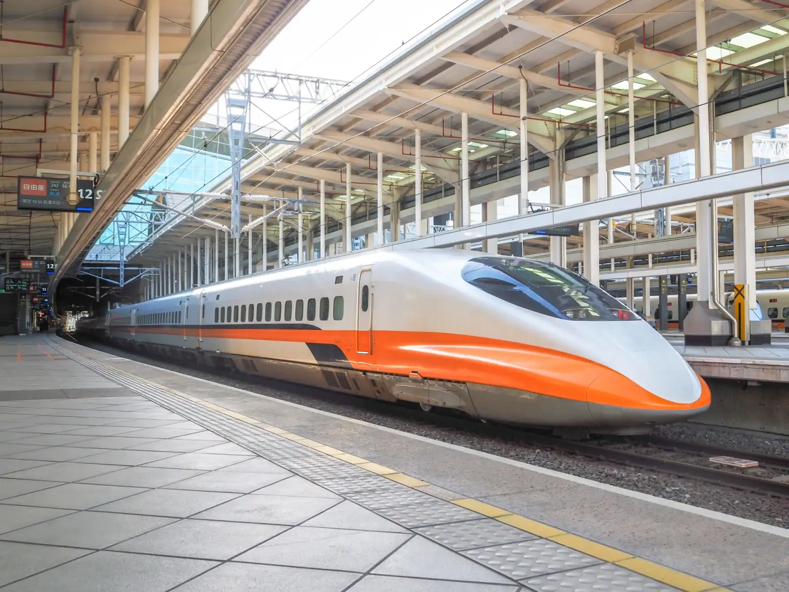 駭客「盲猜ID」入侵高鐵無線電 導致4列車急煞停駛遭求刑2年