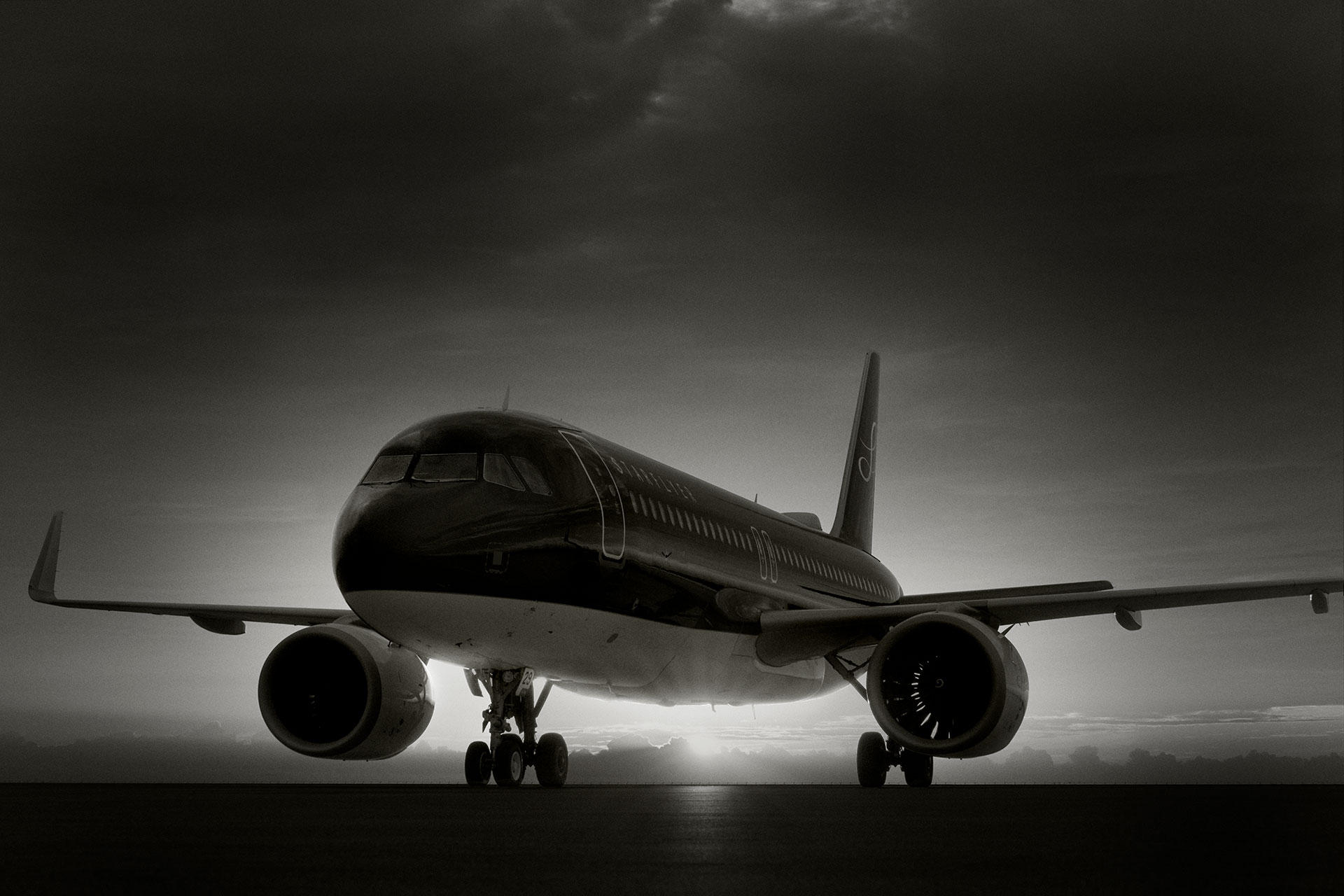 星悅航空全黑機身客機